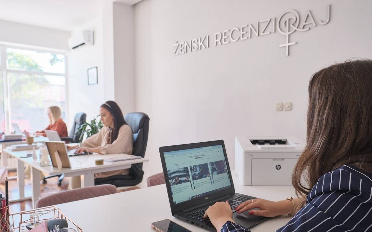 Ženski recenziRAJ zapošljava - tražimo asistenta u prodaji